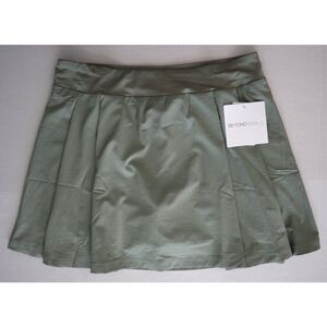 Beyond Yoga NN5134 Women Sz M Gray Sage/Lt Green Court Advantage Skirt Skort